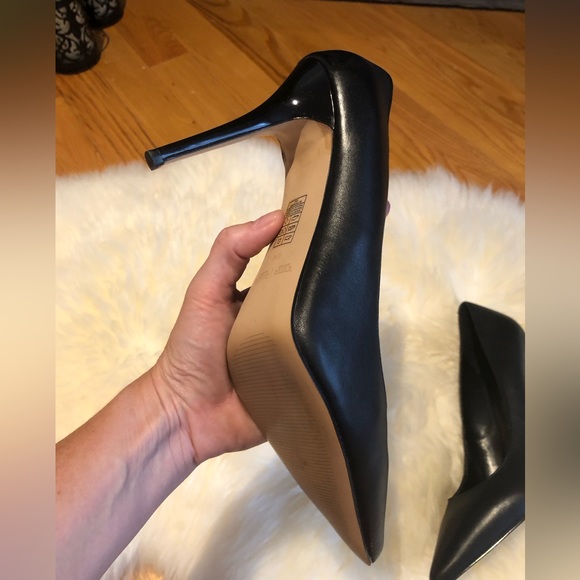 WHBM black heels, sz 10 - Picture 5 of 9